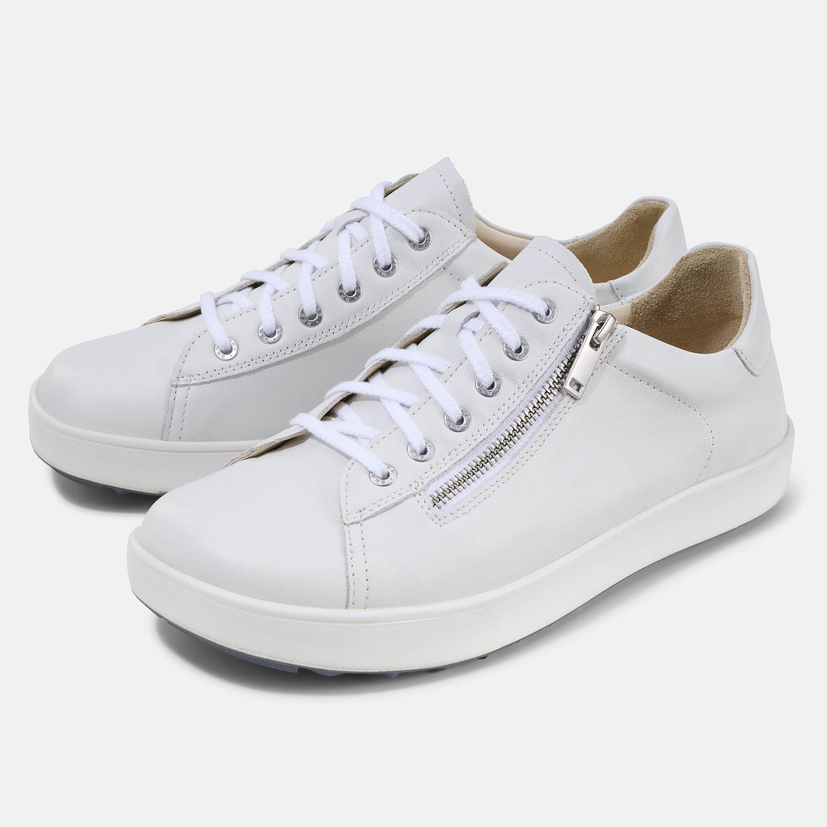 BAER OMN6 main 2145300_Margot-weiss_p.jpg